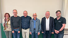 Der neue und vorige Vorstand des VFDU (von links): Veronika Wehrle, Johannes Graf (beide Kassenprüfer), Rainer Lübbers ...