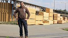 Marc Rückerl teilt sich mit seinem Bruder Roman die Geschäftsführung der Holzwerke Rückerl, die an ihrem Firmenstandort im ...