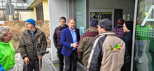 Landrat Luca Prayon empfängt die Landwirte.