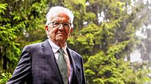 Ministerpräsident Winfried Kretschmann, hier im Nationalpark Schwarzwald Anfang September 2025, bricht auf zu seiner letzten Dienstreise.
