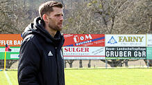 Trainer Sascha Rilli und der SV Deggenhausertal verteidigen ihren Spitzenplatz trotz des 3:3 gegen den FC Uhldingen.