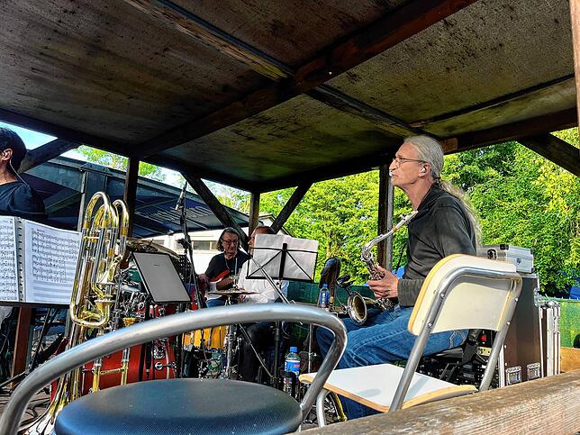 Bild 12: Gute Stimmung, volles Haus: Die Bregi House Band liefert ein fulminantes Comeback