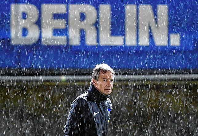 Das Engagement von Jürgen Klinsmann bei Hertha BSC Berlin währte nur wenige Wochen und endete in einem Skandal.