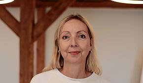 Yvonne Oexle-Buhr ist Eigentümerin des an der Seepromenade 11 in Überlingen gelegenen Tagungs- und Restaurantgebäudes „Seeelf“.