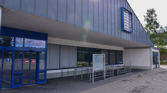 In die leerstehenden Räume des Lidl-Supermarktes zieht ein Netto-Markt ein. Dafür will der künftige Betreiber der Discountmarktkette ...