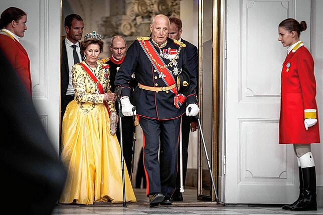 Norwegens König Harald V und Königin Sonja feiern Weihnachten mit der Familie.