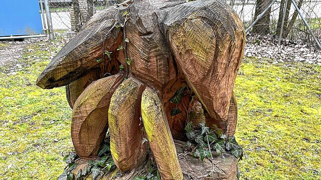 Der Imkerverein Waldshut-Tiengen möchte einen Mauerbienenclub gründen, hier eine Bienenskulptur auf dem Lehrbienenstand in Tiengen.