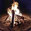 Eine Feuerstelle soll die Grillhütte ergänzen. Archivbild: Gerd Feuerstein