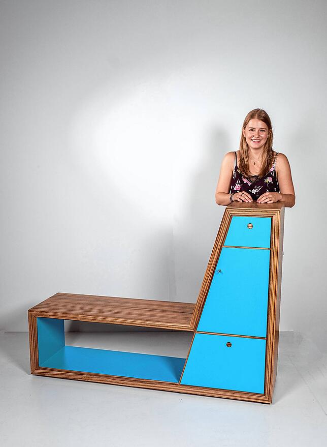 Bild 6: Von der Mini-Bar bis zum Schminktisch: So kreativ sind die Schreiner-Gesellen aus dem Kreis Waldshut