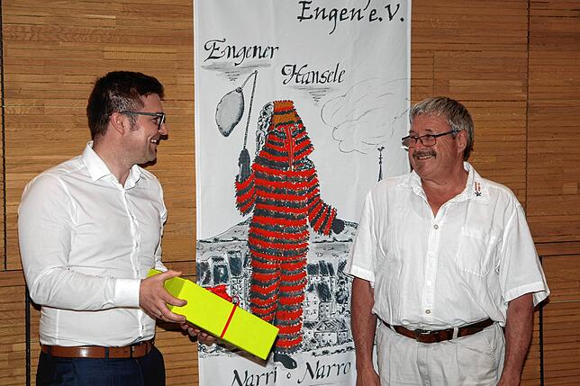 Mit Wehmut, aber herzlich verabschiedet wurde Vizepräsident Tobias Mayer (links) von Präsident Sigmar Hägele.