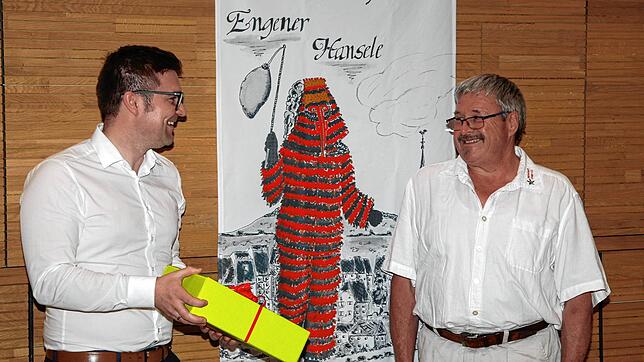 Mit Wehmut, aber herzlich verabschiedet wurde Vizepräsident Tobias Mayer (links) von Präsident Sigmar Hägele.