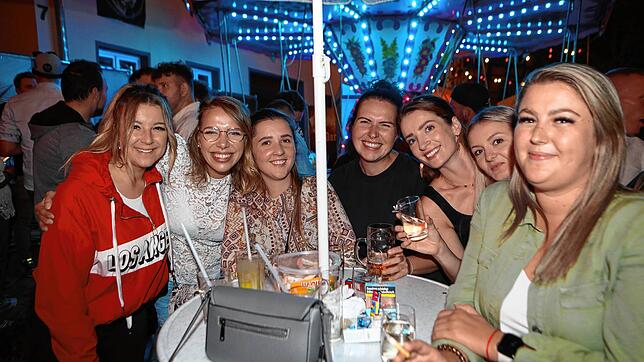 Bild : Das Warten hat ein Ende! Alle Bilder vom ersten Abend des Wollmatinger Dorffests