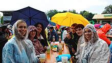 Für Fans der Kastelruther Spatzen spielt das Wetter keine Rolle.