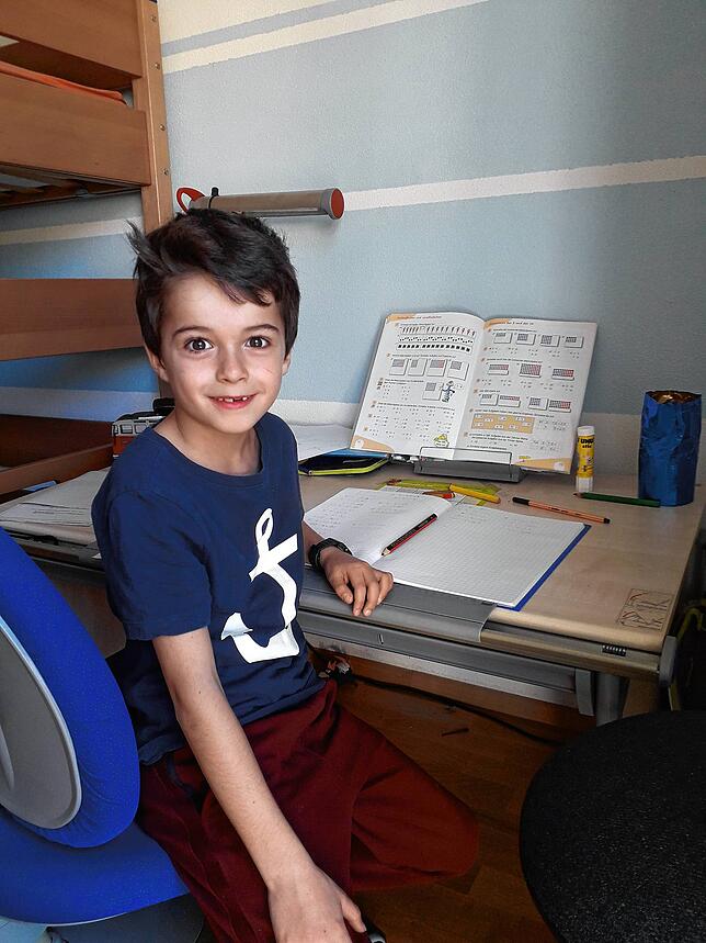 Das ist Karlo. Er ist sieben Jahre alt und geht in die zweite Klasse. &bdquo;Das Lernen allein ist schon ziemlich langweilig&ldquo;, ...
