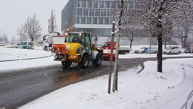 Seit dem frühen Donnerstagmorgen: Konstanz erlebt den ersten größeren Schneefall dieses Winters.