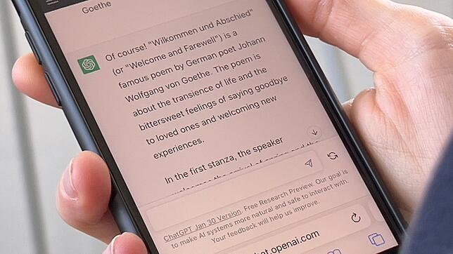 13778740_smartphone-mit-chatgpt-jpeg_shift-644x362_1ADl5k_9wKFvr.jpg