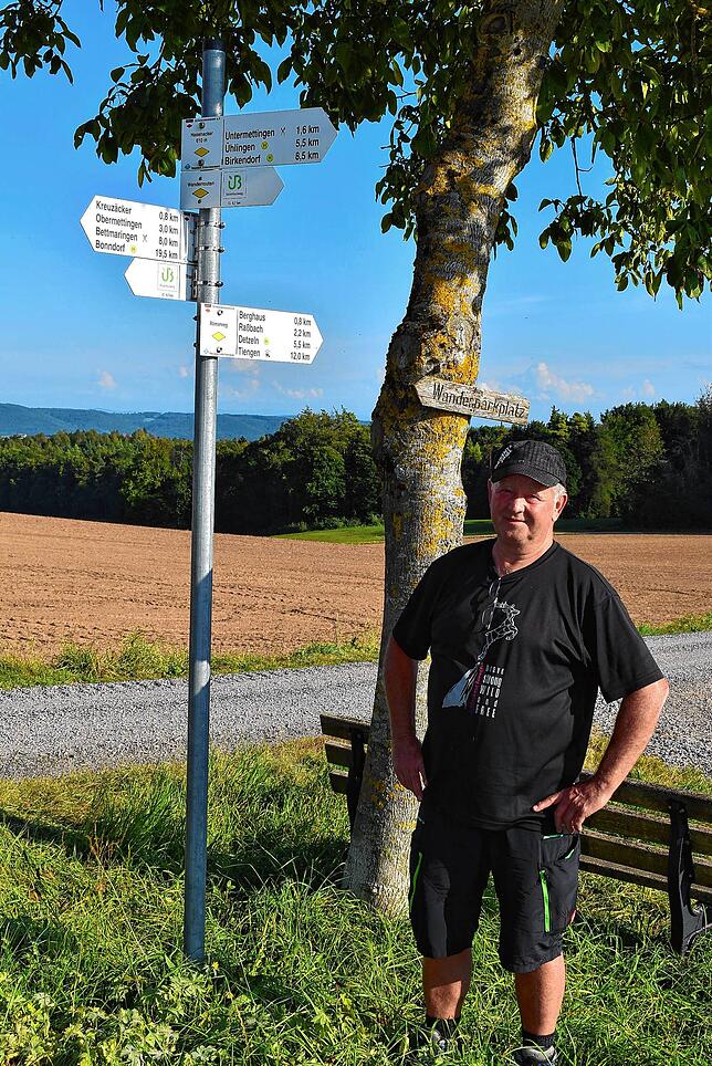Roland Lelonek ist der Wegewart beim Schwarzwaldverein Schlüchttal. Er führte uns auf auf dem Wanderweg und erklärte die Beschilderung, ...