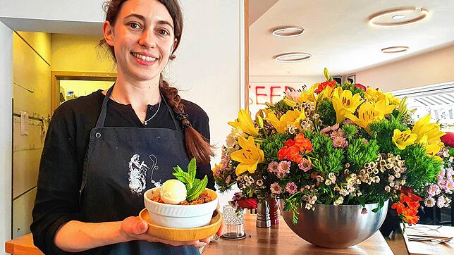 Julia Stärk vom Hotel und Restaurant Seepromenade in Meersburg ist eine von wenigen Gastro-Köchinnen in der Region. Für unser Ostermenü ...