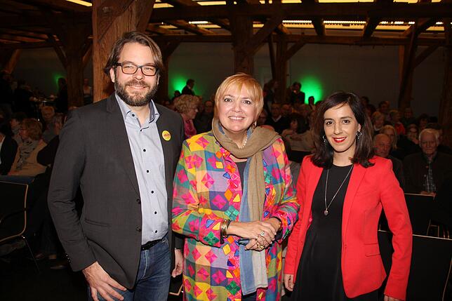 Bild 1: Die grüne Energie-Spritze: Beim Neujahrsempfang des Kreisverbands der Grünen und der Freien Grünen Liste Konstanz erntet Claudia Roth viel Applaus