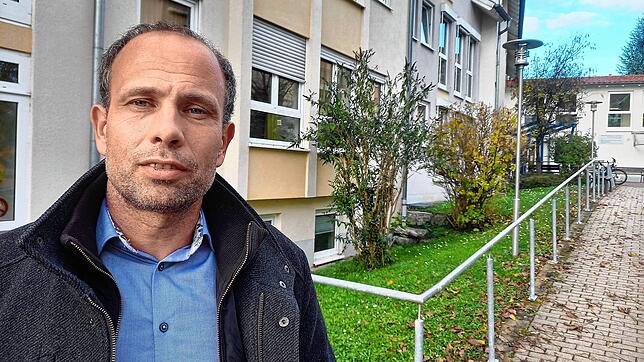 Spitalfonds-Leiter Ralf Scharbach verlässt Markdorf. Der 46-Jährige wechselt als Abteilungsleiter Bildung, Jugend und Sport ins Rathaus ...