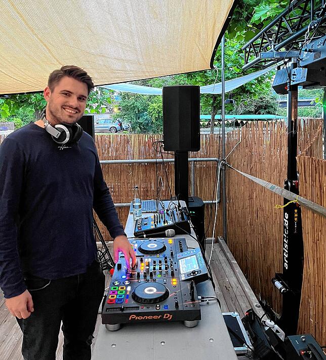 Dj Tileman aus Weizen heizte am Samstagabend den Gästen ordentlich bis in den frühen Morgen ein.