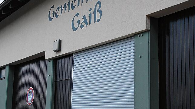 Neue Inschrift: Wer bisher noch Zweifel hatte, für den besteht jetzt Klarheit. Bei dem Gebäude am oberen Ortsrand von Gaiß handelt es ...