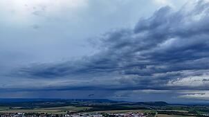 In Baden-Württemberg werden weitere Schauer und Gewitter erwartet.