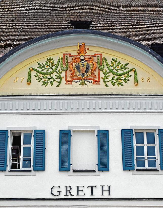 Neuanfang: Der markante Schmuckgiebel der Greth mit der Jahreszahl 1788 verweist auf den Wiederaufbau des Gebäudes nach einem Einsturz ...