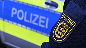 Die Unfallaufnahme auf der A5 läuft noch. (Symbolbild)