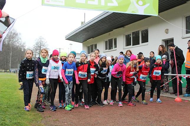 Die Mädchen U12 gaben ebenso alles wie die gleichaltrigen Jungen, die in einem eigenen Lauf starteten. Bild: Claudia Ladwig