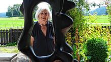 Fantasievolle Ein- und Ausblicke im Atelier Fehlochhof. Brigitte Wagner hat die regionalen Künstler im Blick.