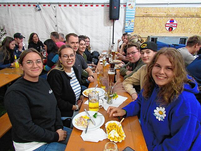 Natürlich sind befreundete Vereine wie auch die KLKJB Kreenheinstetten gern gesehene Gäste.