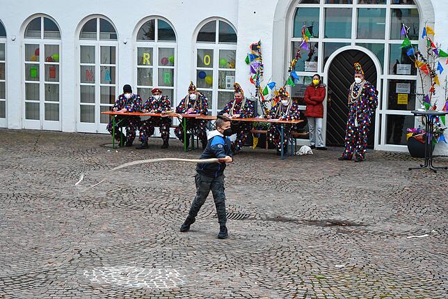Bild 10: Bilder vom Narrenbaumstellen und Preisschnellen in Markdorf