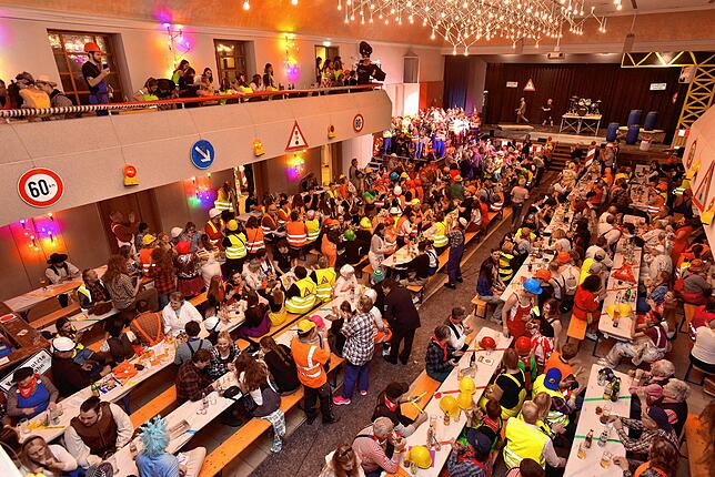 Bild 30: Stimmungsvoller Hüfinger Kolpingball bringt Festhalle zum Beben &ndash; Teil 2