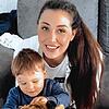 Elisabetta Barletta-Quagliozzi lebt seit 13 Jahren mit der Krankheit Multiple Sklerose. Dieses Bild zeigt sie mit ihrem Sohn.