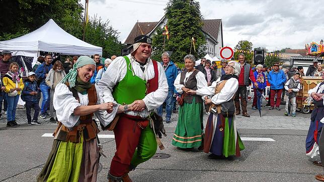 Viel Spaß hatten Zuschauer und Tänzer der Weingartner Rathaus-Tanzgruppe beim Wildensteiner Jahrmarkt.