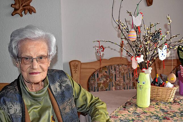 Margret Peter feierte am 17. April 2023 ihren 90. Geburtstag im Familienkreis. Ihr Hobby sind bis heute Handarbeiten. Patchwork- und ...