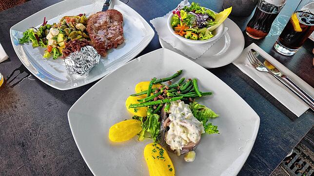 Matjesfilet und Schweinenacken &ndash; im Restaurant Felders im Medienhaus K42 gibt es kreative Küche mit Seeblick.