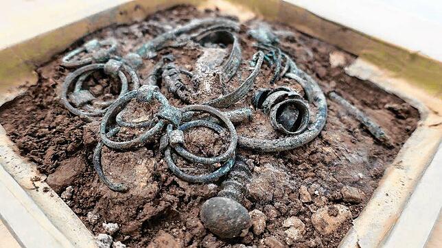 2020 wurde ein rund 3000 Jahre alter Bronzeschatz aus der Zeit der Kelten bei Schlatt im Raum Diessenhofen (Kanton Thurgau) gefunden.