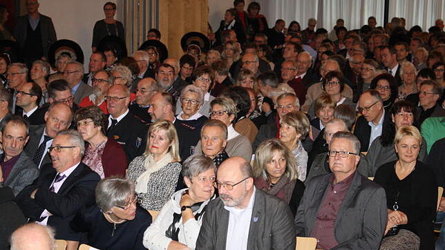 Proppevoll war der Prinz-Max-Saal beim Neujahrsempfang von Bürgermeister Manfred Härle. Über 500 Gäste nahmen daran teil.