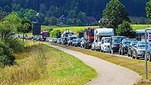 Ab dem Nachmittag bildeten sich am Montag lange Ampelstaus, hier aus Richtung St. Georgen kommend.