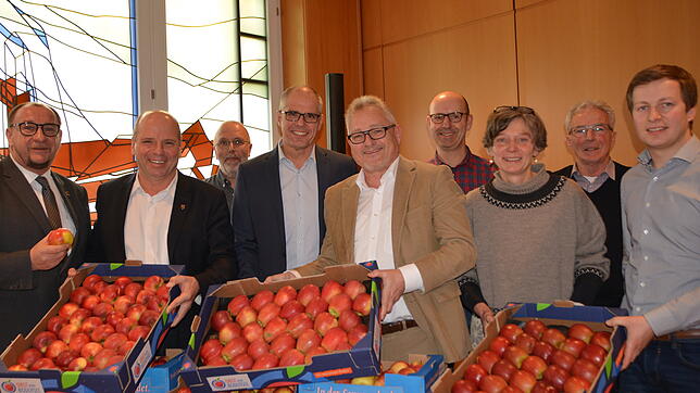 Sie sprachen bei der Jahresversammlung über die künftigen Herausforderungen für den Obstbauring (von links): Die Landtagsabgeordneten ...