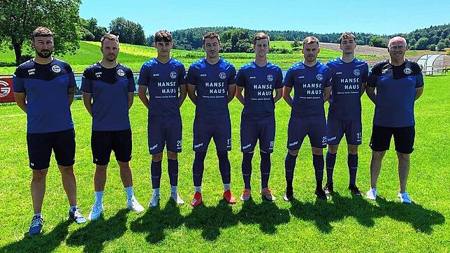 Co-Trainer Patric Geiger (von links), Trainer Steffen Kautzmann, Robin Schonhardt, Maximilian Bell, Yannick Huber, Jannik Beha, Yves ...