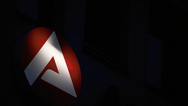 Das Logo der Agentur für Arbeit. Sind die aktuellen Zahlen das Licht am Ende des Tunnels für den Arbeitsmarkt oder verdüstern sich die ...
