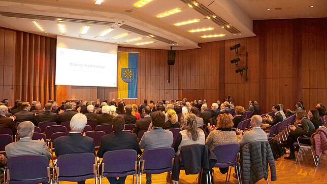 Volles Haus: Von 56 Kreistagsmitgliedern waren 52 anwesend. 50 von ihnen stimmten für Prayon.