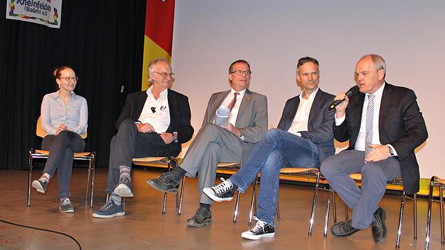 Über die Versorgung sprachen Ellen Hipp, Thomas Honeck (Gesundheitszentrum), Klaus Eberhardt, Matthis Forstmann und Johannes Fechner ...