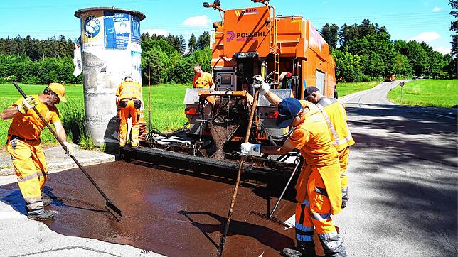 Dünnschicht-Asphaltierung kommt in Villingen-Schwenningen mittlerweile öfters zum Einsatz (hier 2022). Jetzt wird die Methode mit ...