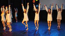 Die Traumtänzerinnen überzeugen beim Zunftball mit einer tollen Choreografie.