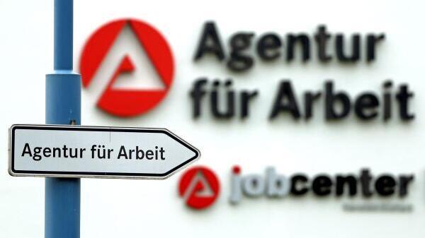 Mit dem Sozialpass können Bürgergeld-Empfänger viele Vergünstigungen erhalten. Allerdings bieten nicht alle Kommunen die Leistung an.