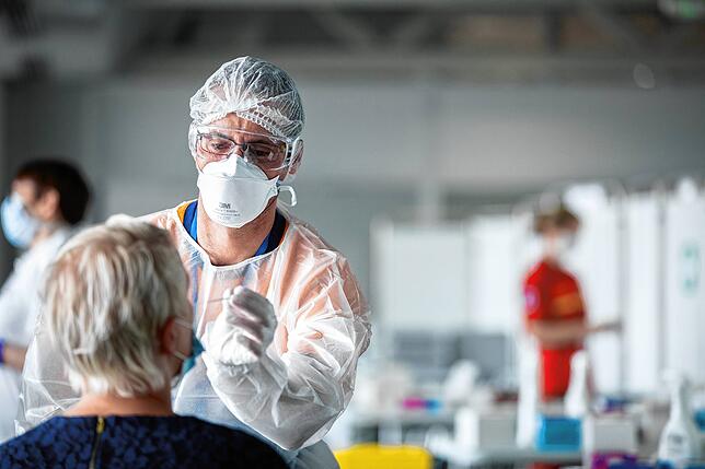Bild 9: Verlassene Terminals, Corona-Tests und Flugzeuge am Boden: Ein Rückblick auf 2020 am Euro-Airport in Bildern